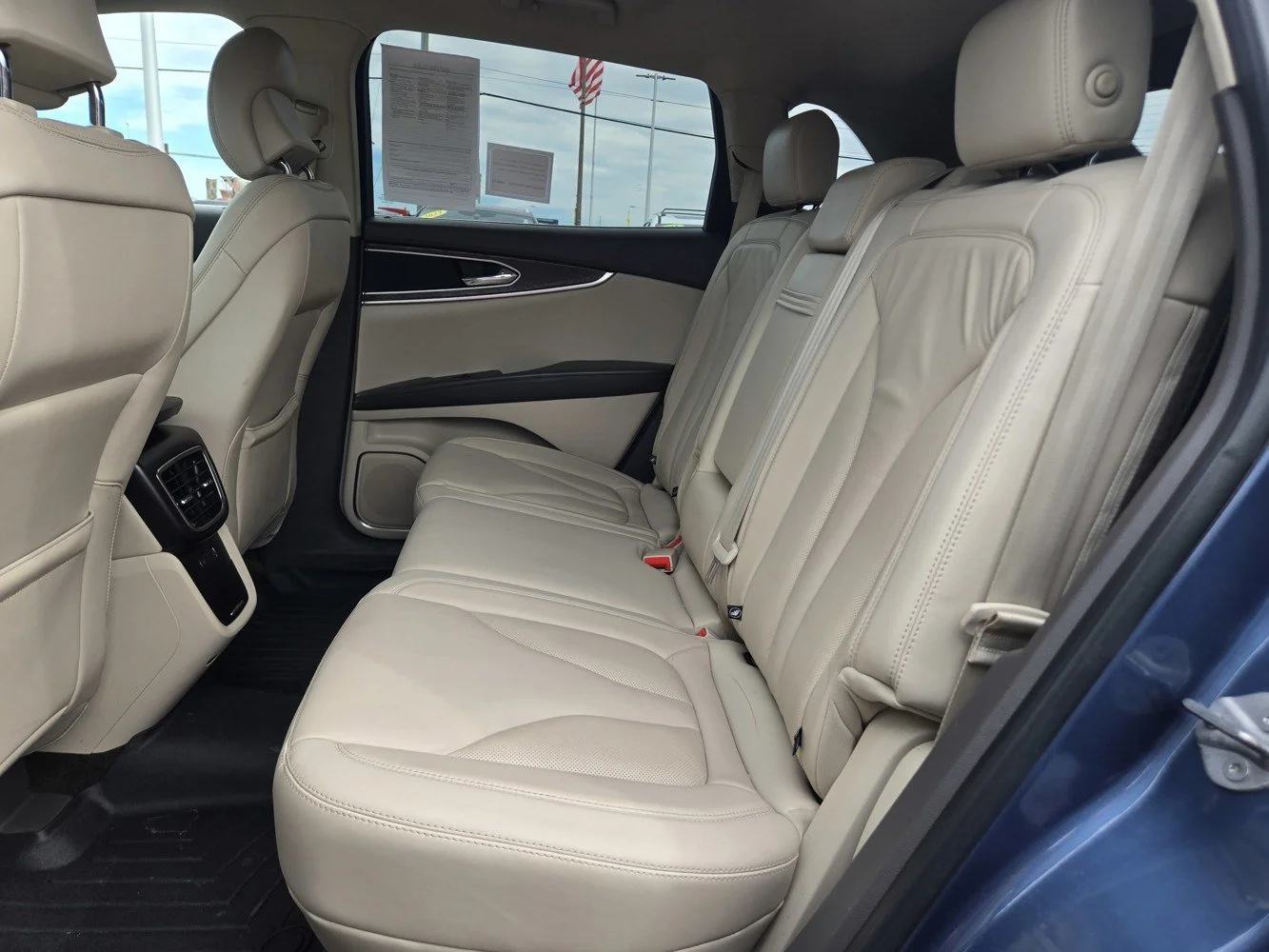 Used 2018 Blue Metallic LINCOLN Select image 28