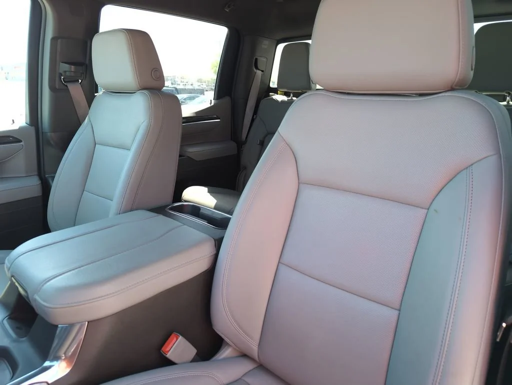 2025 Chevrolet Silverado 1500 LTZ - Photo 13