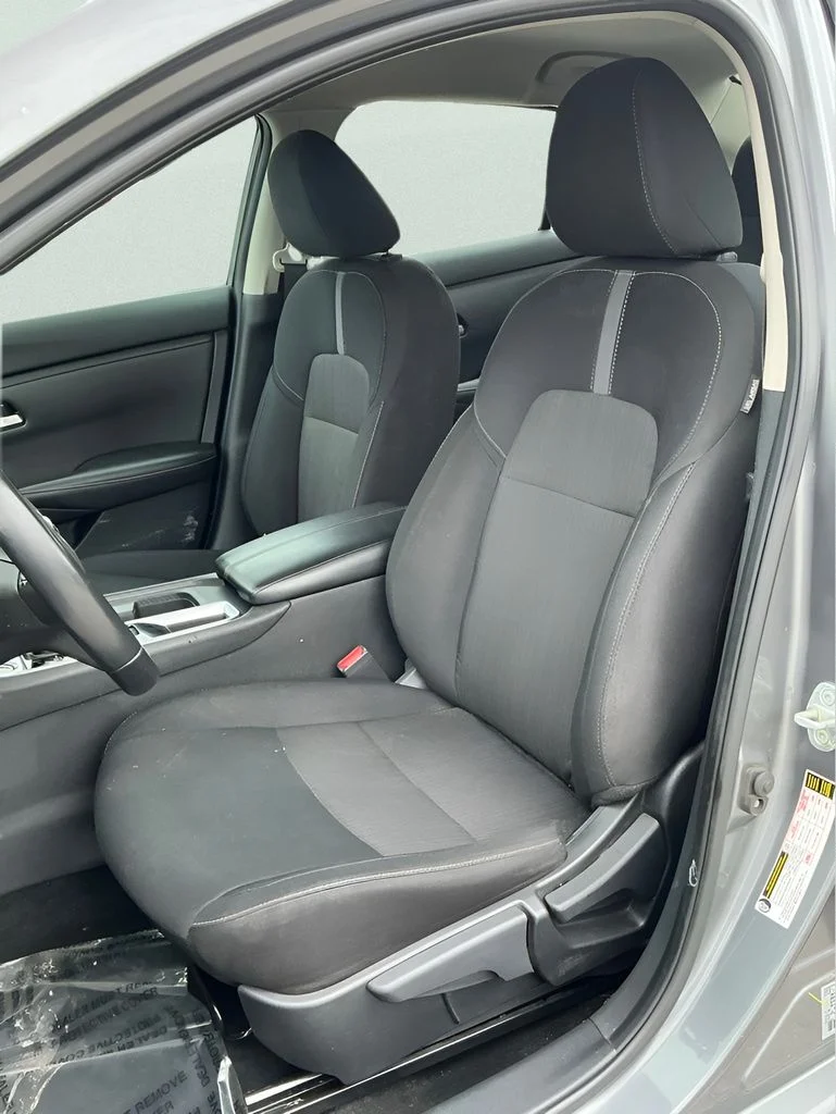 Used 2022 Gray Nissan SV image 21