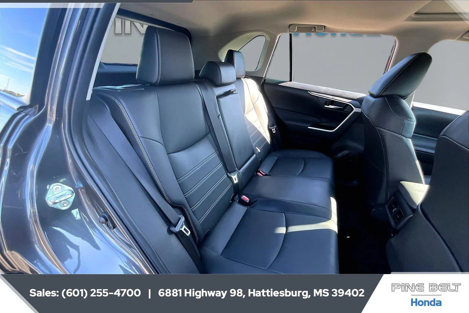 Used 2024 Magnetic Gray Metallic toyota XLE Premium image 20