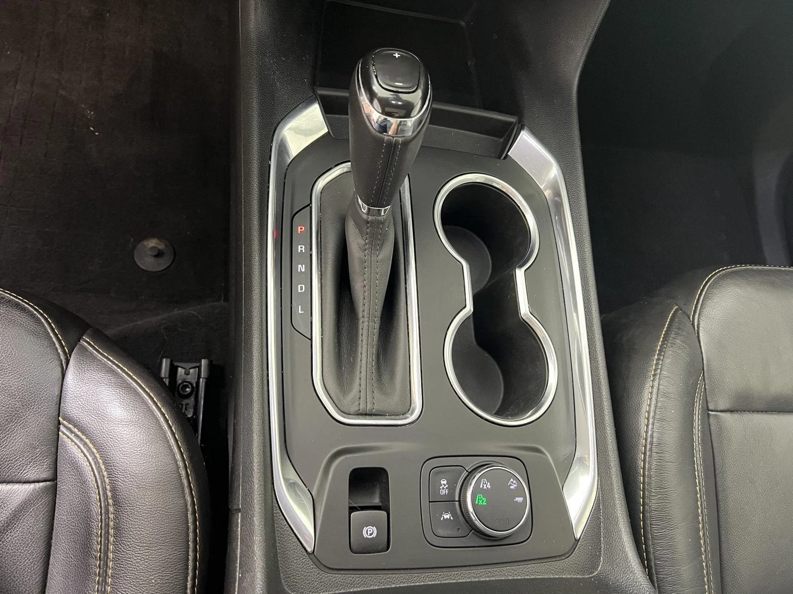 Used 2020 SATIN STEEL METALLIC Chevrolet RS image 18