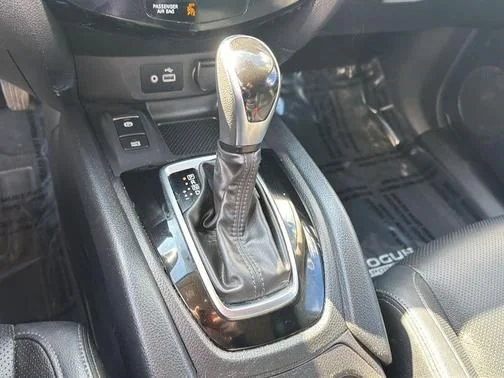 Certified Used 2022 Gray Nissan SL image 16
