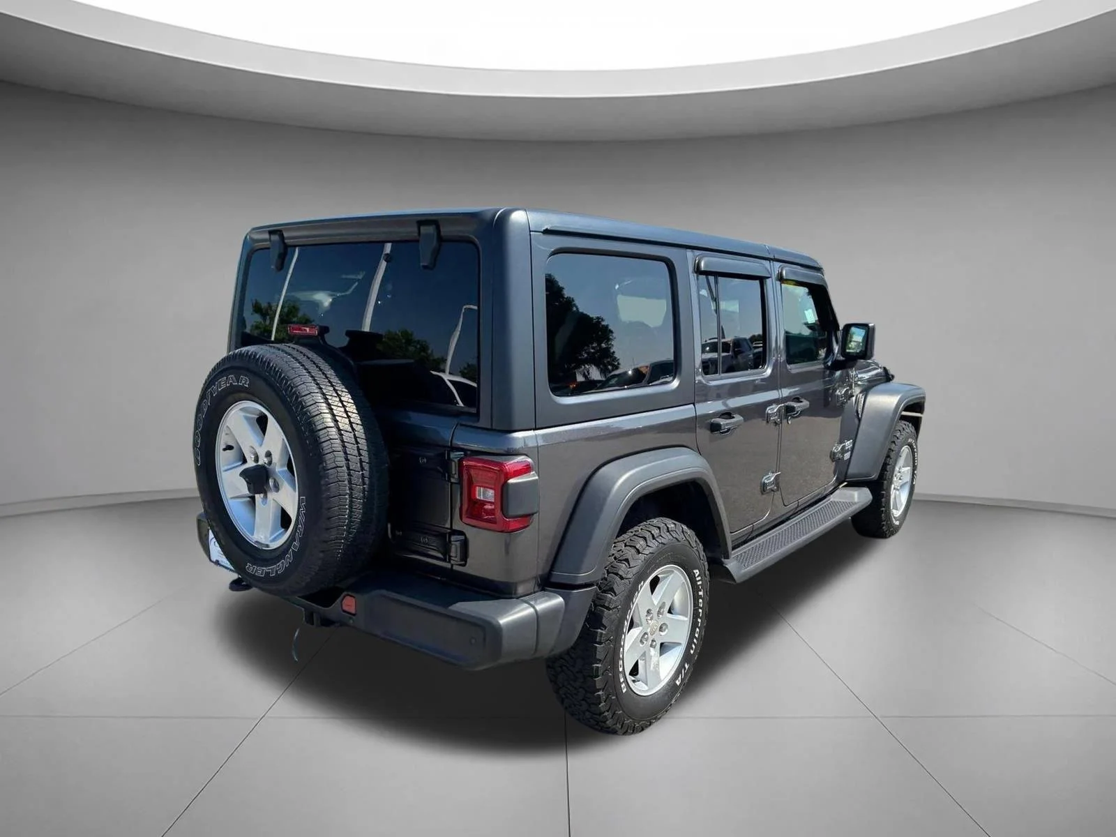 Used 2021 Granite Crystal Metallic Clearcoat Jeep Unlimited Sport S image 7