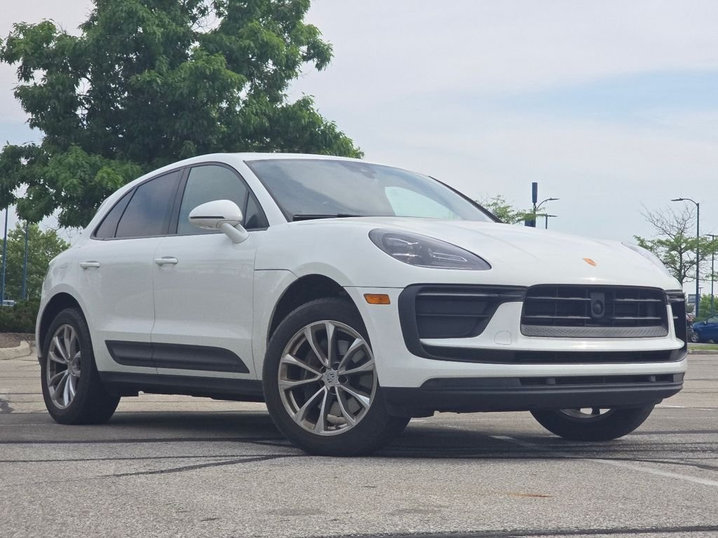 2023 Porsche Macan T's photo