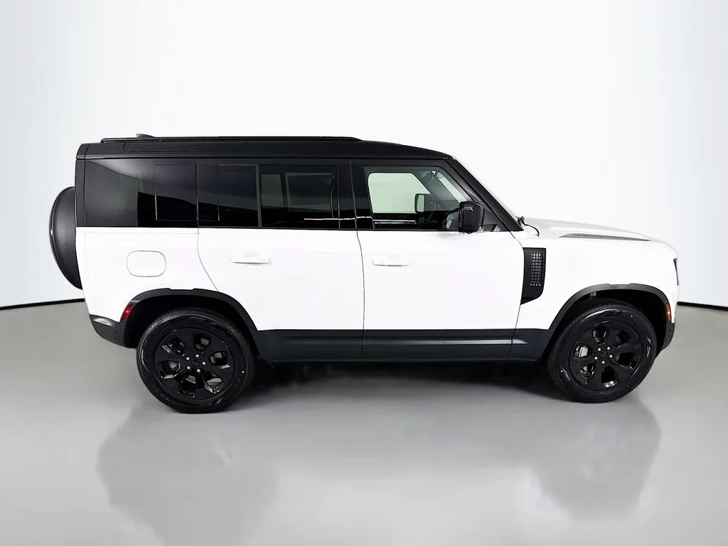 New 2026 Fuji White Land Rover S image 8