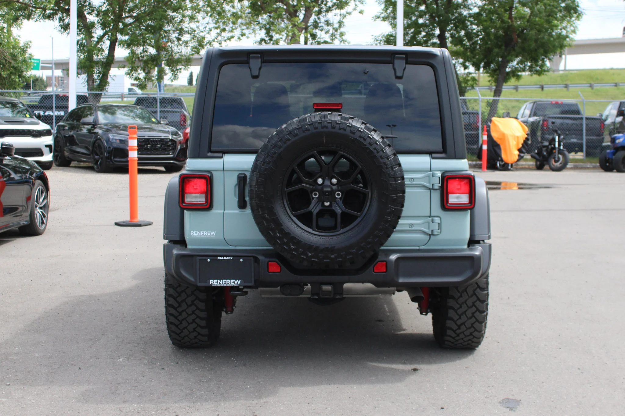 Used 2024 earl Jeep Willys* 4x4 | Earl Exterior | 3.6L V6 | Locking Rear Diff | Black Hardtop | 4.10 Rear Axle Ratio image 14