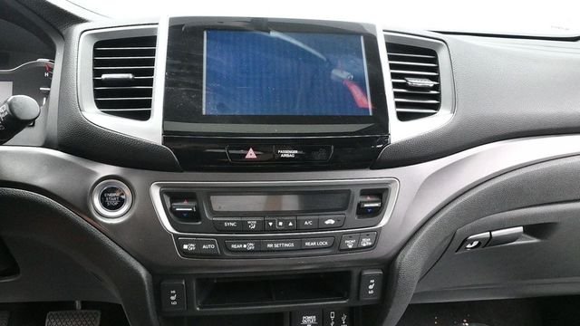 Used 2017 White Honda EX-L image 16