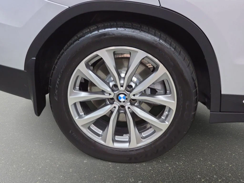 Used 2019 Silver BMW xDrive30i image 33