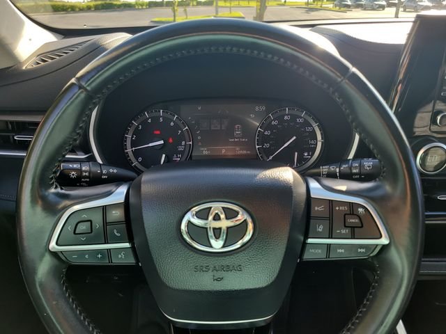 Used 2020 Red Toyota XLE image 29