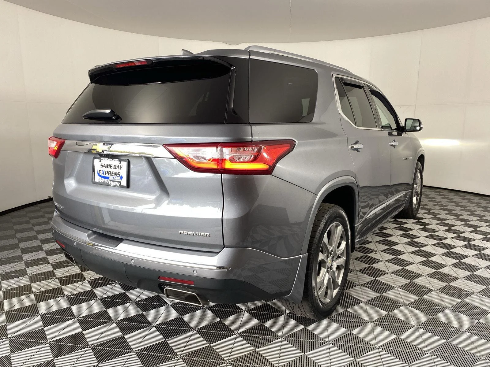 Used 2019 Satin Steel Metallic Chevrolet Premier image 9