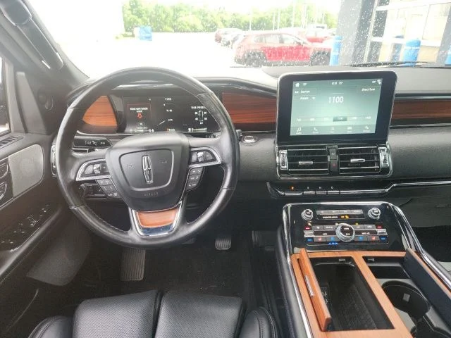 Used 2019 Black Lincoln Reserve image 18