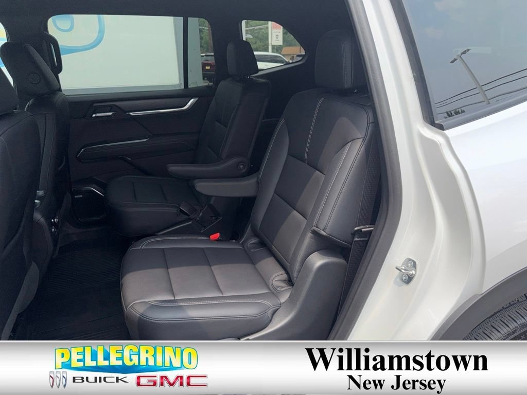 Used 2024 Summit White GMC Elevation image 19