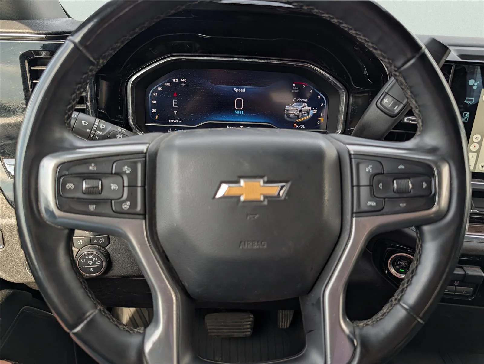Used 2024 Summit White Chevrolet LT image 21