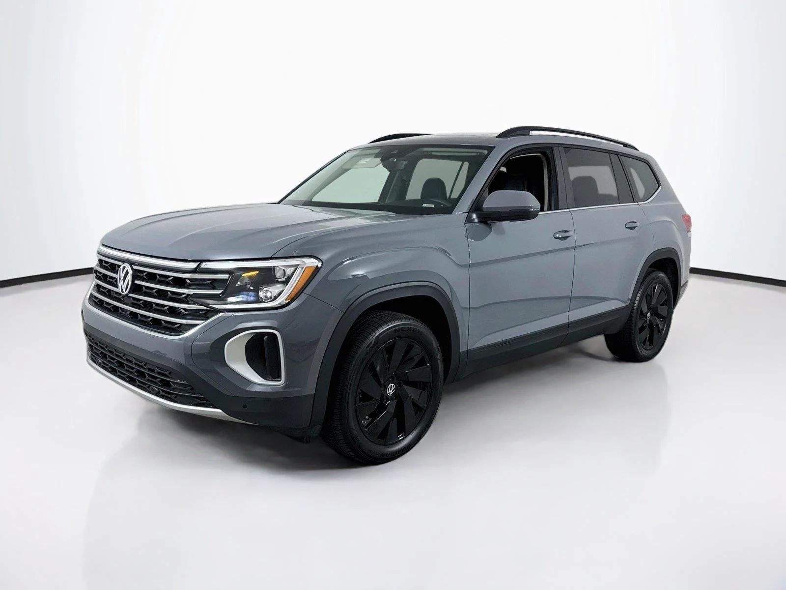 New 2026 Pure Gray Volkswagen 2.0T SE w/Technology image 1