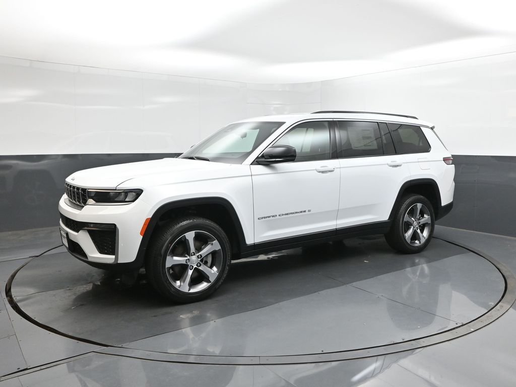 New 2026 Bright White Clear-Coat Exterior Paint Jeep Limited image 30