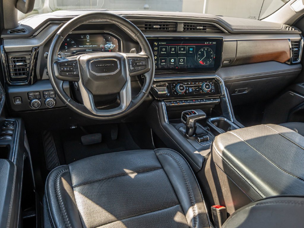 Used 2024 Onyx Black GMC Denali image 4