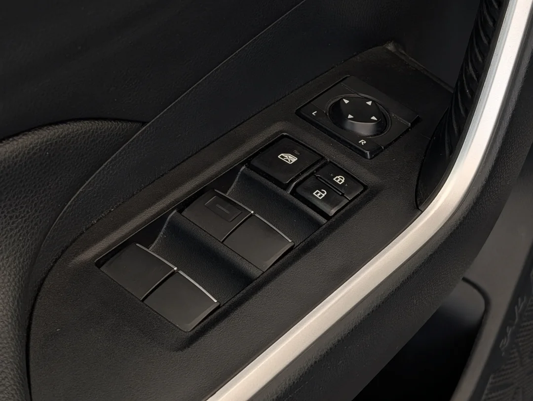 Certified Used 2019  Toyota XLE - - AWD - Leather - Sunroof - Power Liftgate - CarPlay - Safety Sense 2.0 & More! image 13