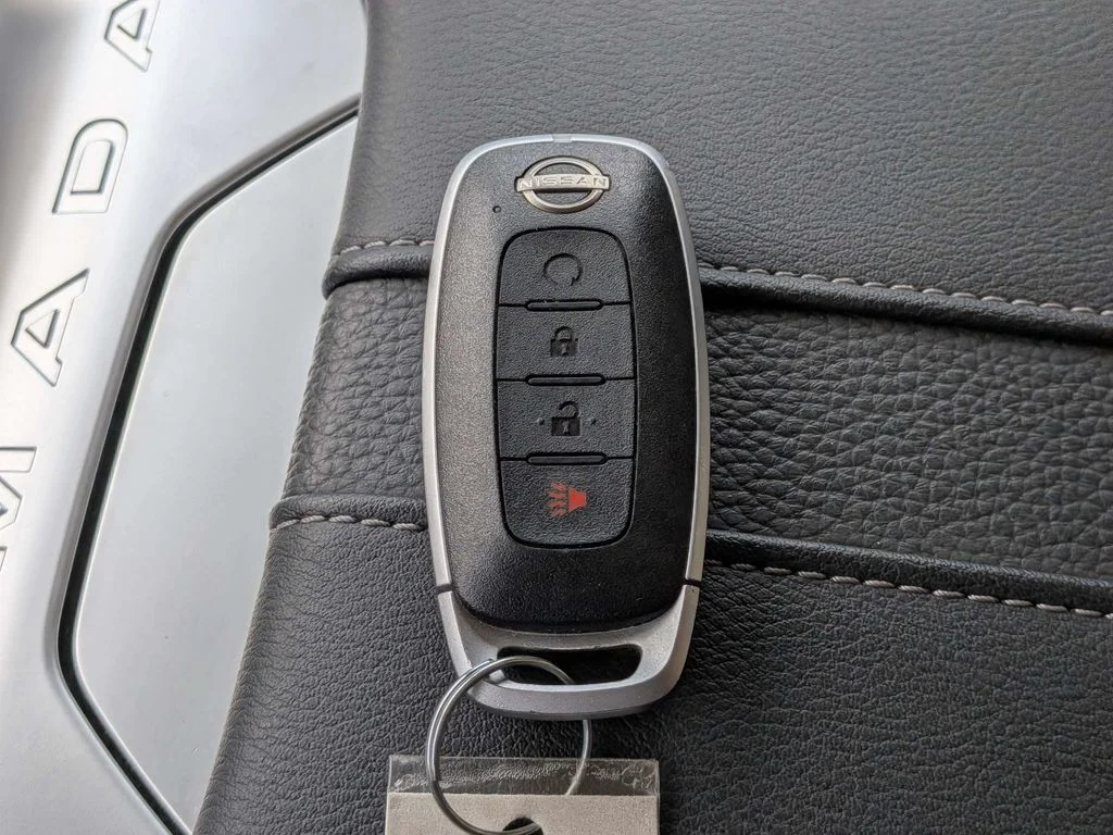 Used 2025 White Nissan SV image 29