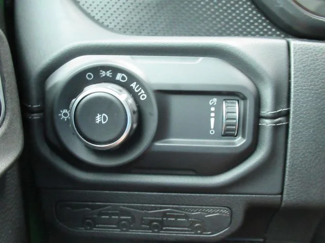 Certified Used 2025  Jeep Rubicon image 23