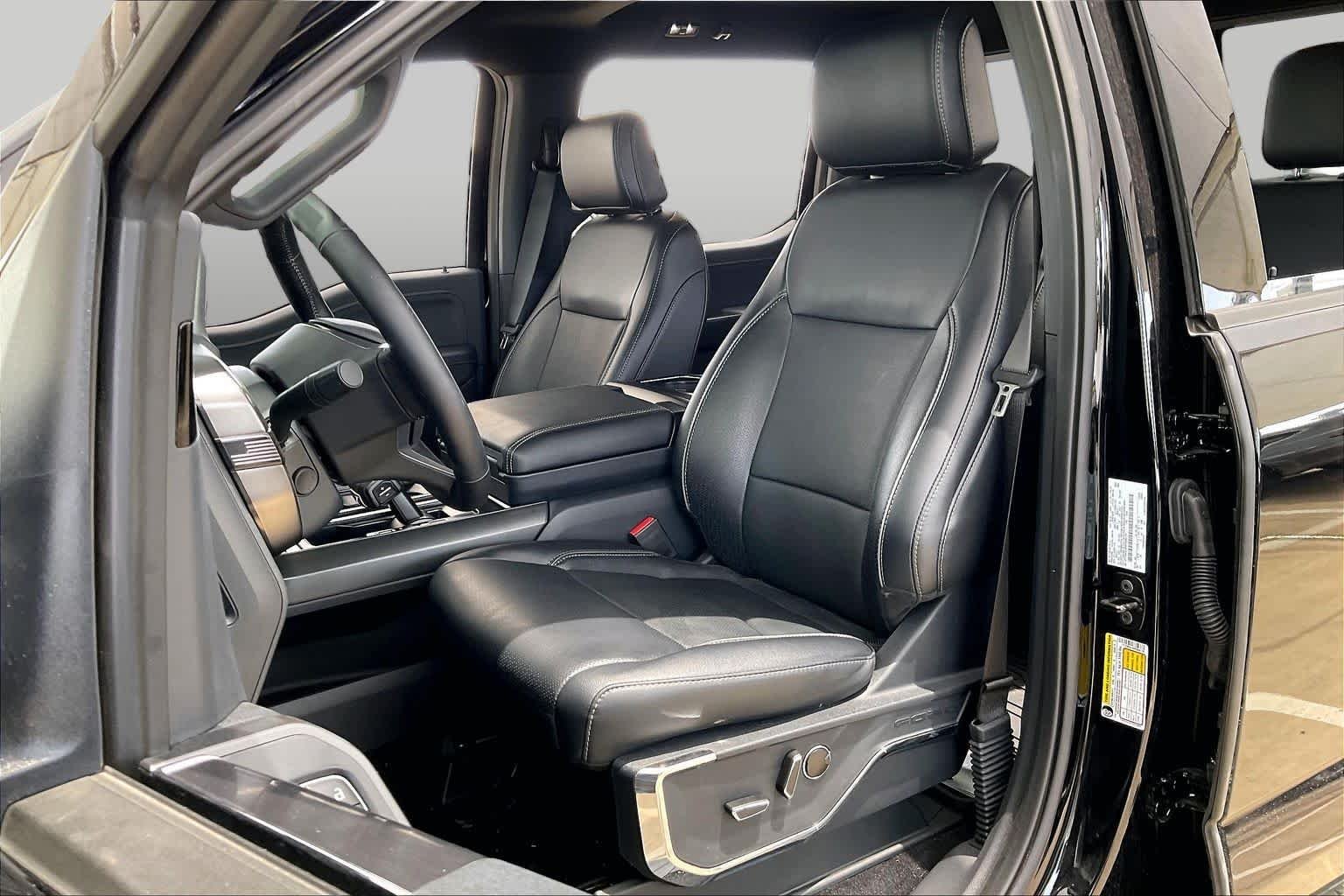 Used 2024 Agate Black Metallic Ford LARIAT image 8