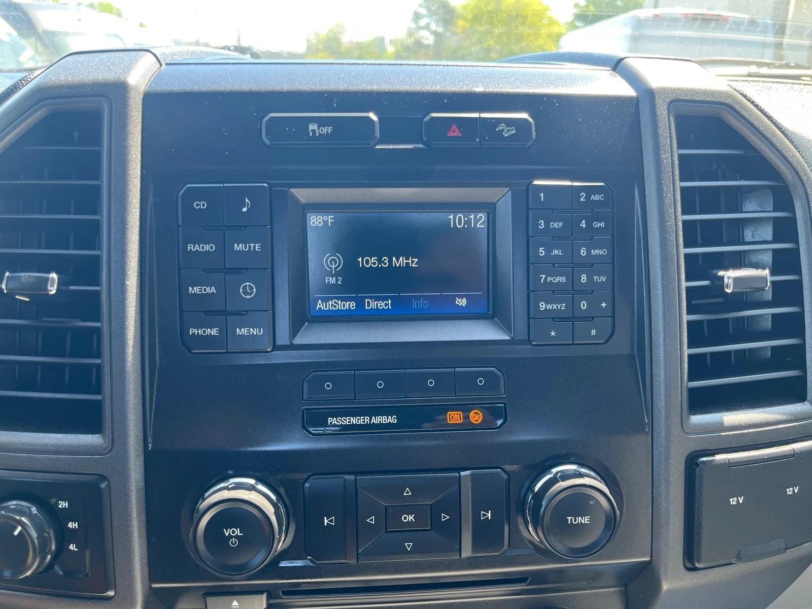 Used 2017 Oxford White Ford XL4WD REG CAB 8 BOX image 19