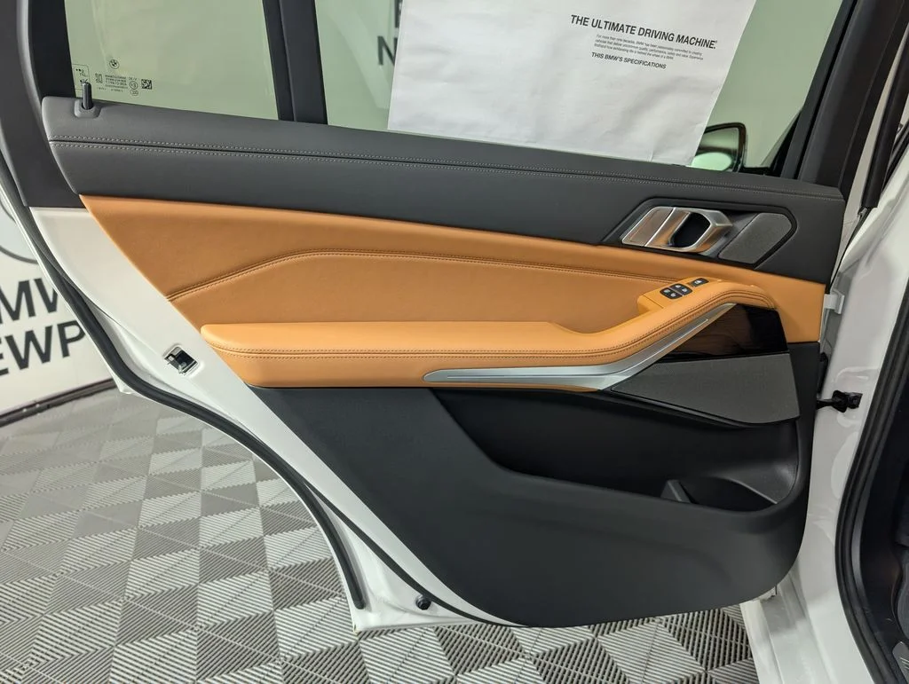 New 2027 White BMW xDrive40i image 18