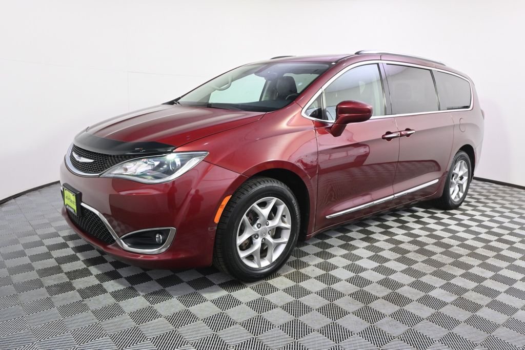 Used 2018 Chrysler Pacifica Touring-L Plus with VIN 2C4RC1EG0JR305516 for sale in St. Louis Park, Minnesota