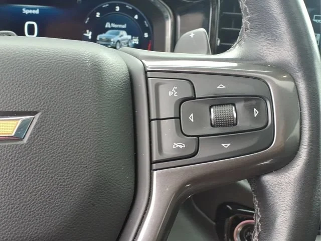 Used 2024 Iridescent Pearl Tricoat Chevrolet High Country image 14