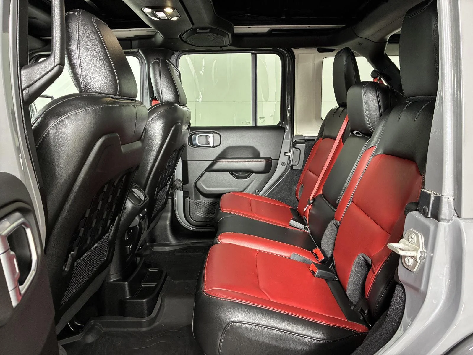 Used 2023 Sting-Gray Clearcoat Jeep Rubicon 20th Anniversary image 10