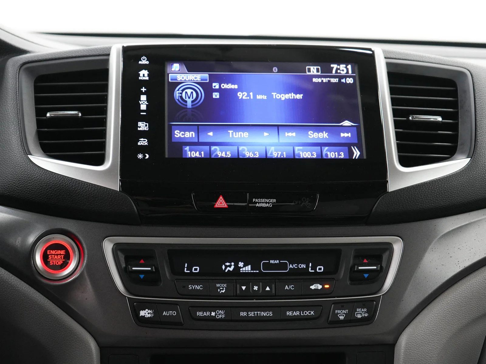 Used 2017  Honda ex image 18