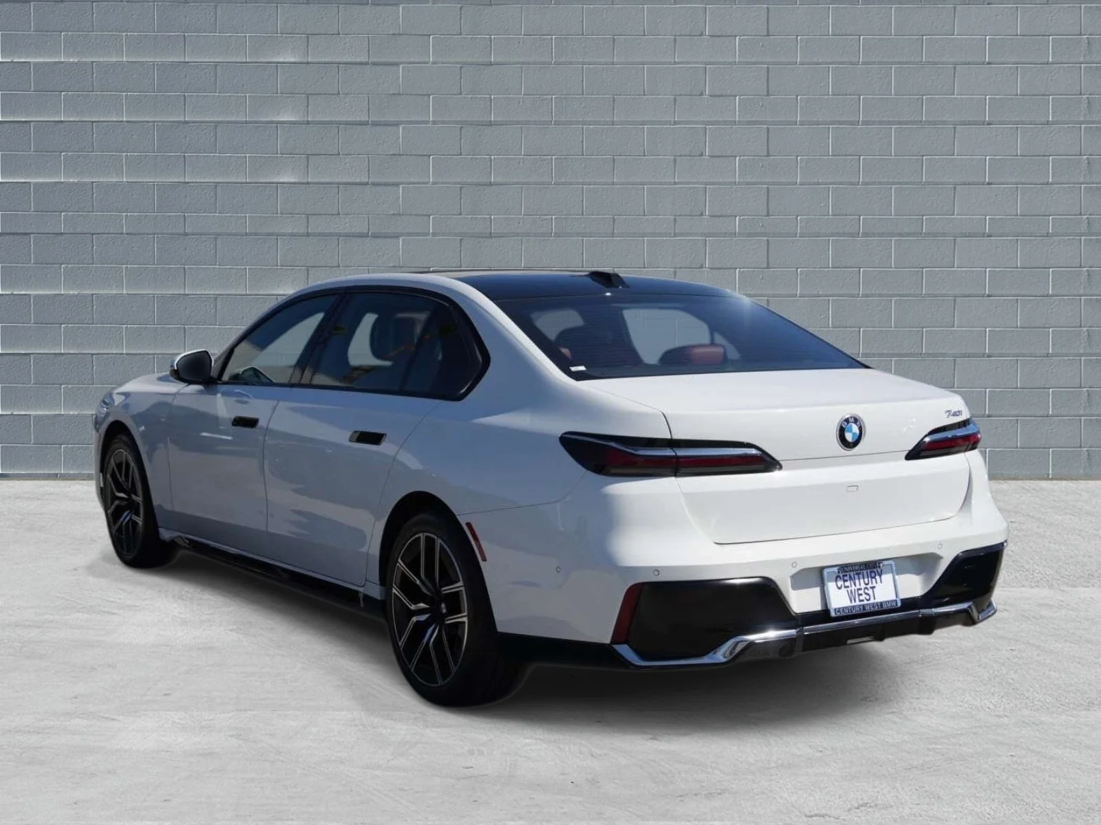Used 2023 Alpine White BMW 740i Sedan image 3