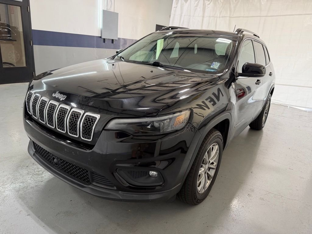 Used 2022 Black Jeep Latitude Lux image 23