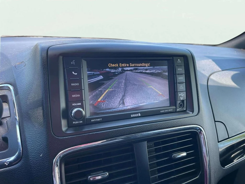 Used 2019 Octane Red Pearlcoat Dodge SXT image 11