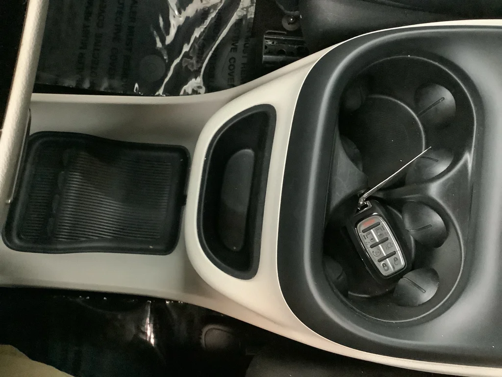 Used 2024 Diamond Black Crystal Pearlcoat Chrysler Touring L image 19
