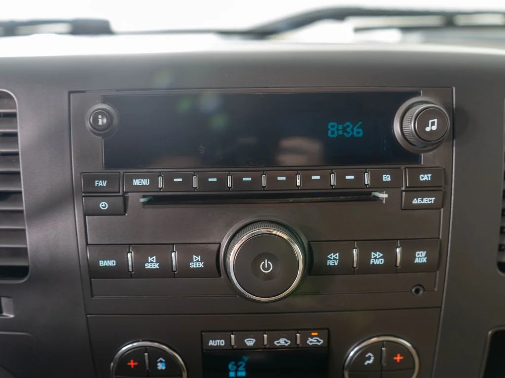 Used 2009 White Chevrolet Work Truck image 18