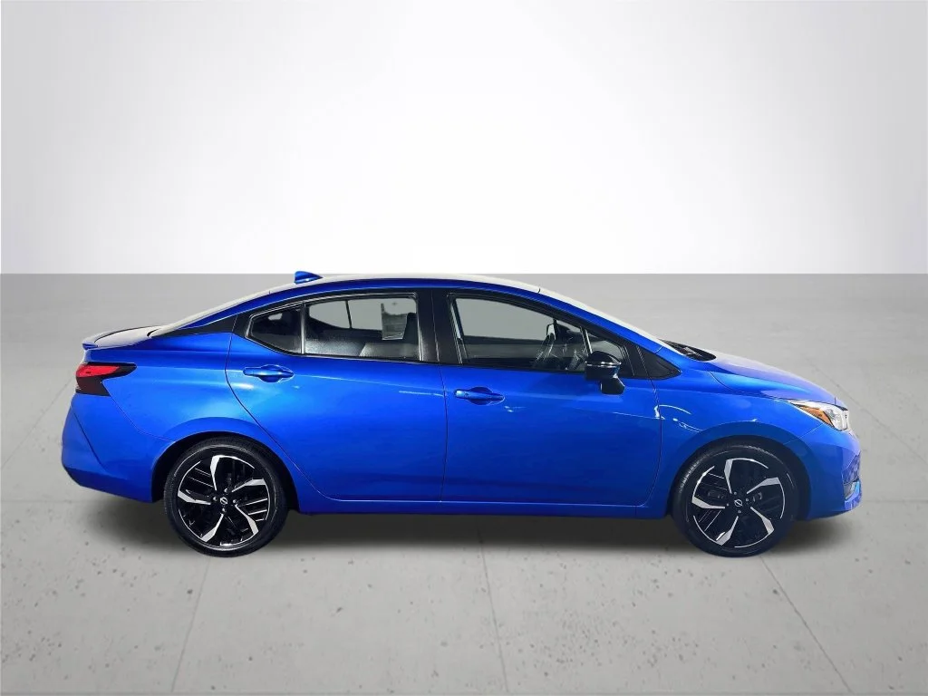 Used 2024 Blue Nissan 1.6 SR image 5