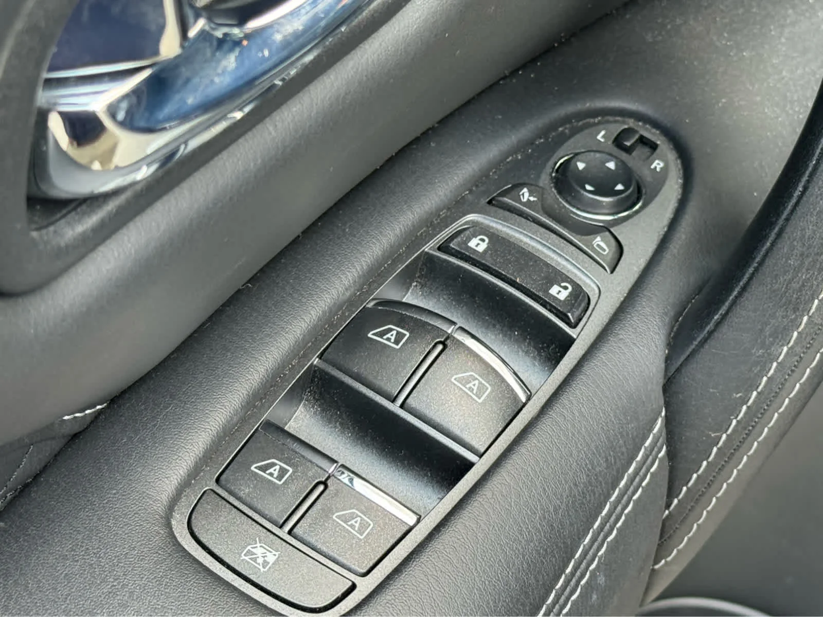 Certified Used 2018 Mocha Almond INFINITI  image 21