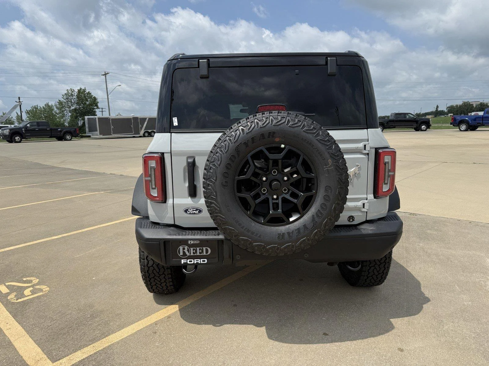 New 2026 Avalanche Gray Ford Badlands® image 8