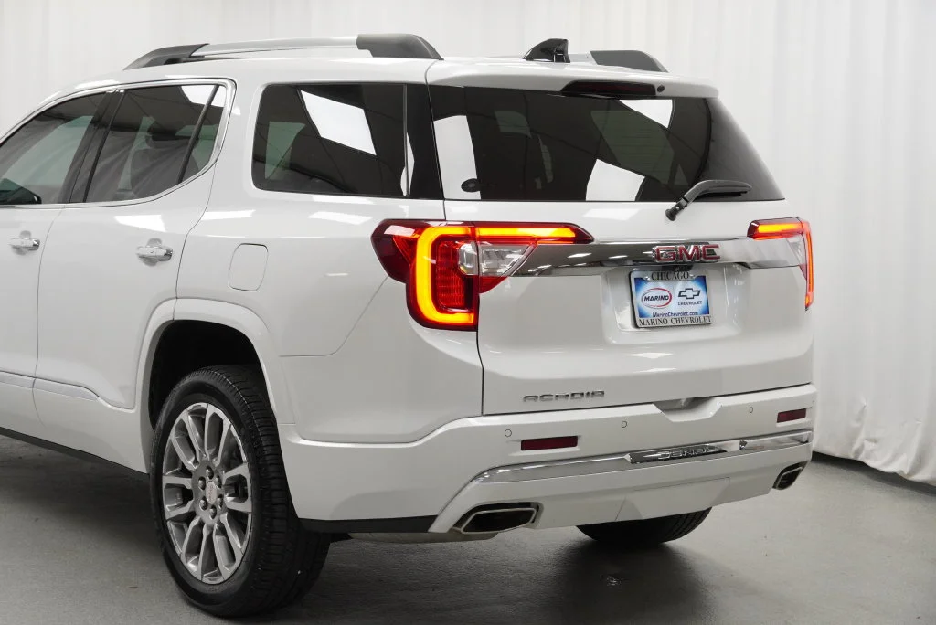 Used 2023 White Frost Tricoat GMC Denali image 43