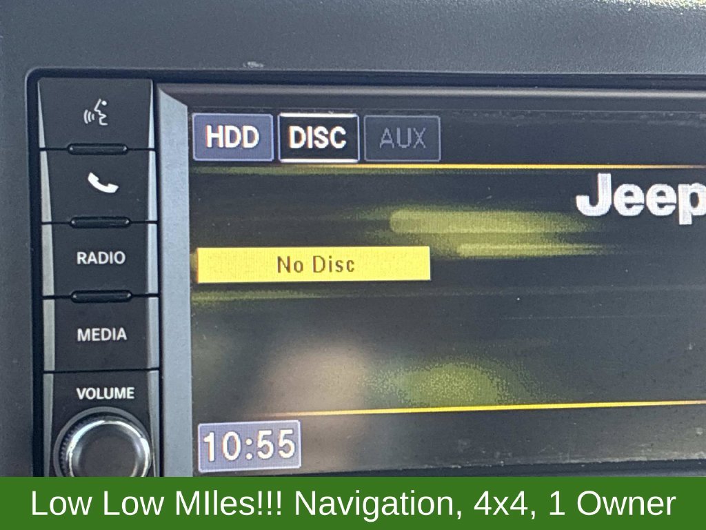 Used 2015 Black Jeep Sahara image 37