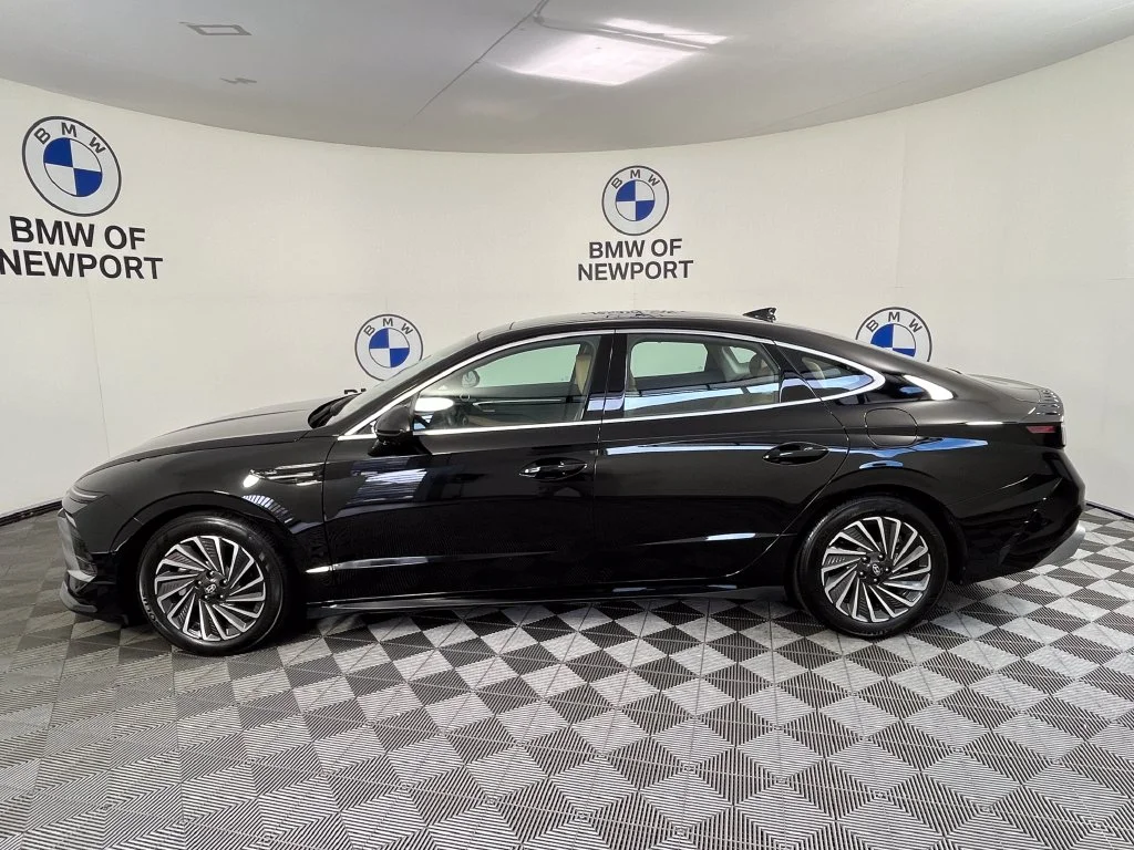 Used 2026 Abyss Black Hyundai Limited image 13