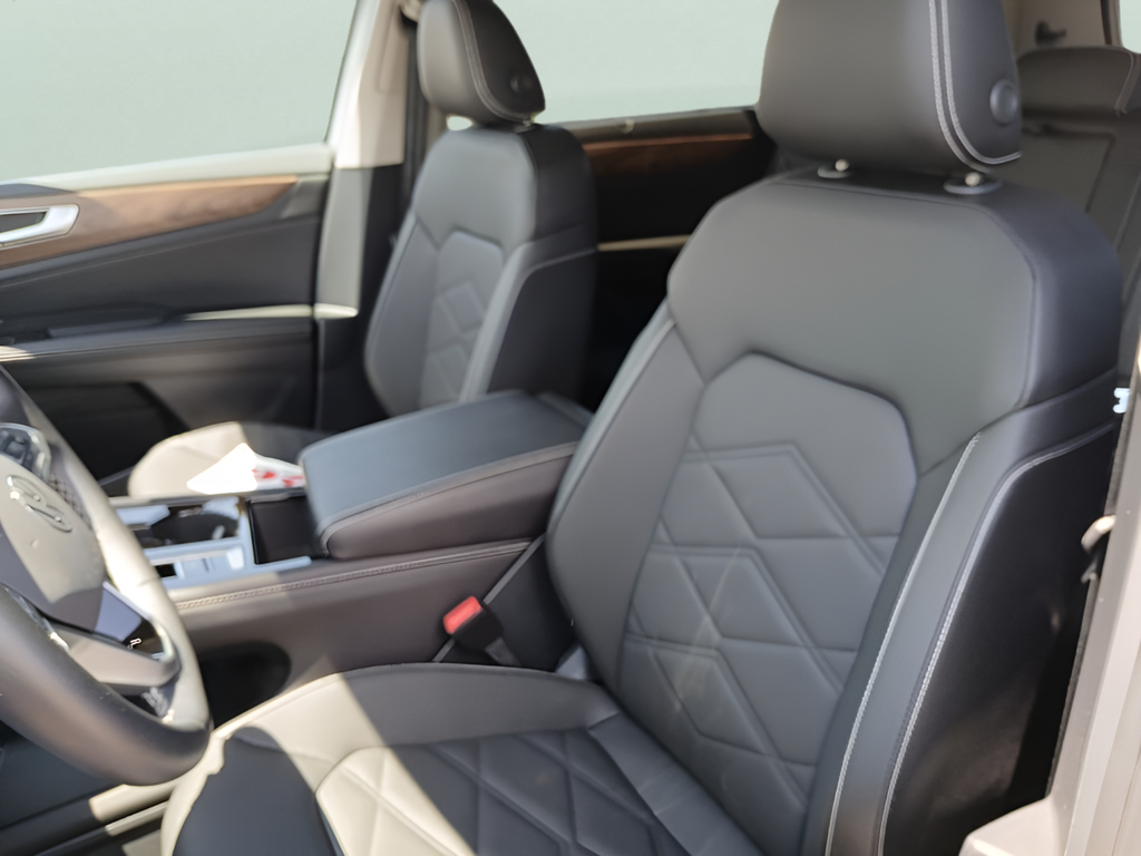 Used 2026 Gray Volkswagen 2.0T SE w/Technology image 22
