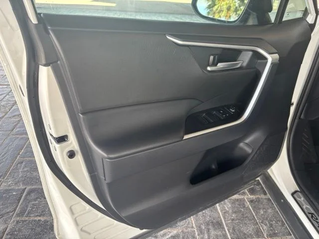 Used 2024 White Toyota XLE image 9
