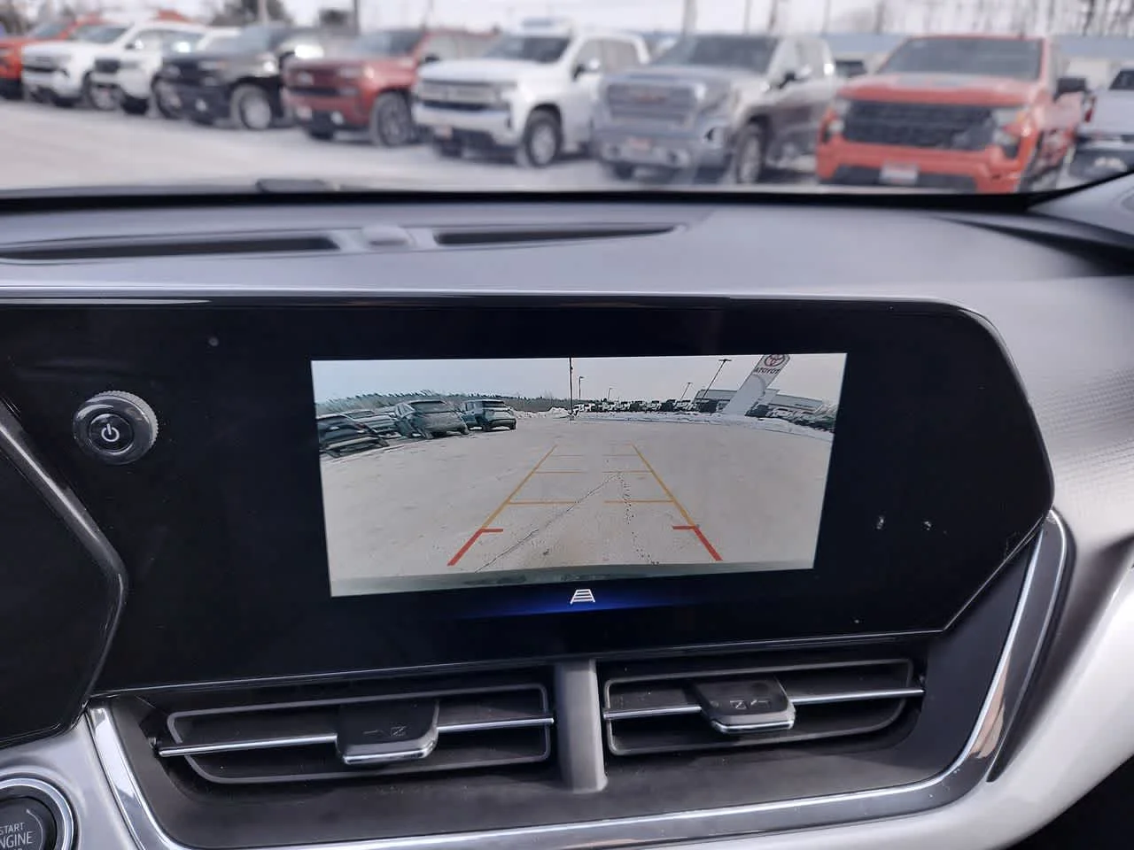 2025 Chevrolet Trax LT - Photo 21
