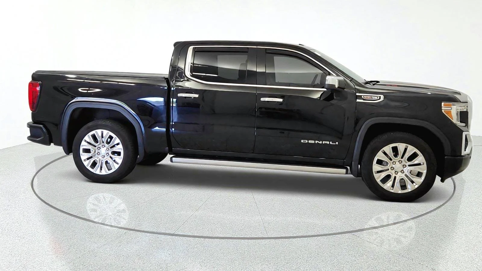 Used 2019 ONYX BLACK GMC Denali image 10