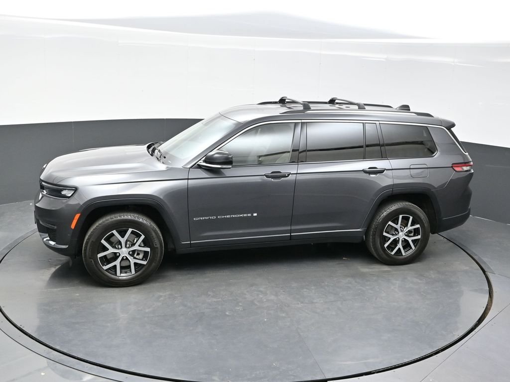 Used 2023 Gray Jeep Limited image 32