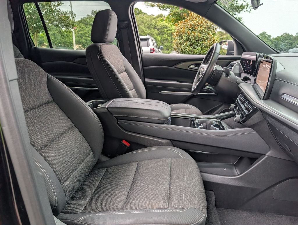 Used 2025 Black Chevrolet LT image 24