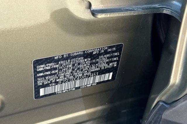 Used 2025 Green Metallic Subaru Premium image 37