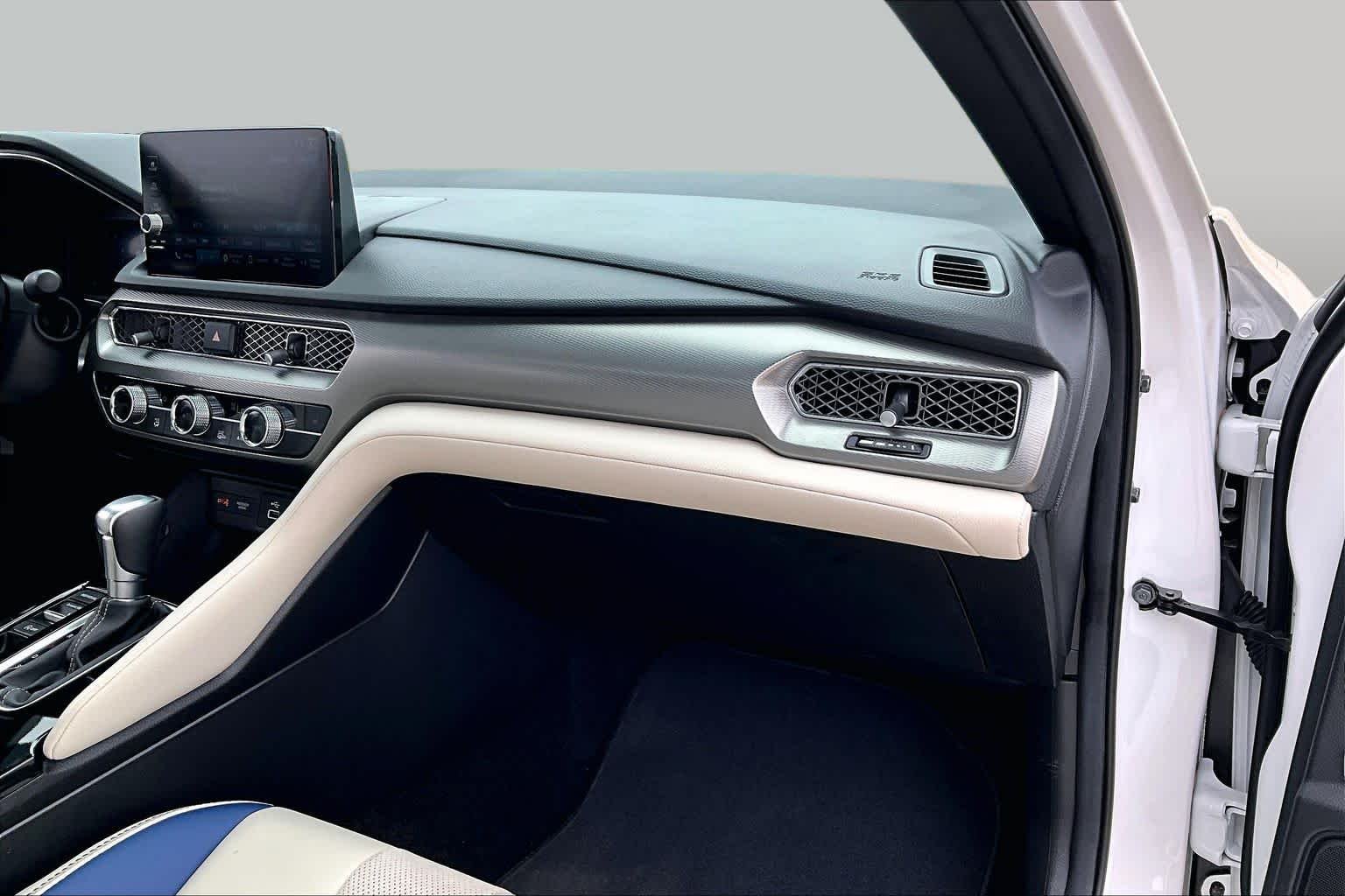 Used 2026 Platinum White Pearl Acura FWD A-Spec with Technology image 18