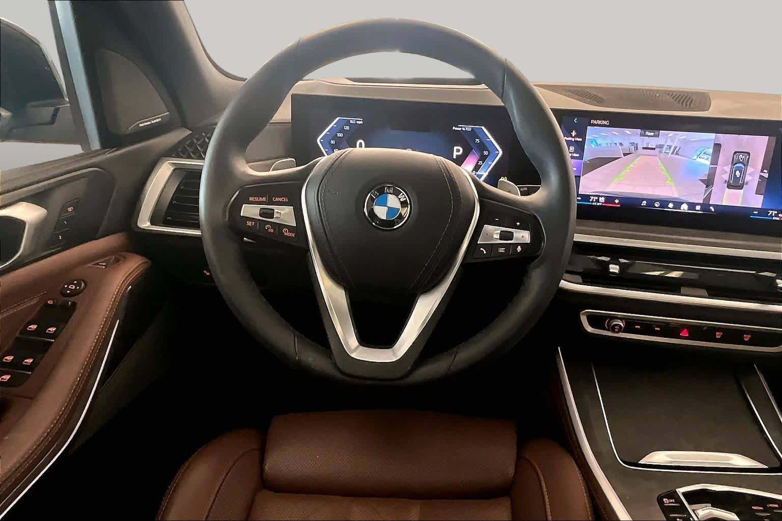 Used 2025 Manhattan Green Metallic BMW sDrive40i image 5